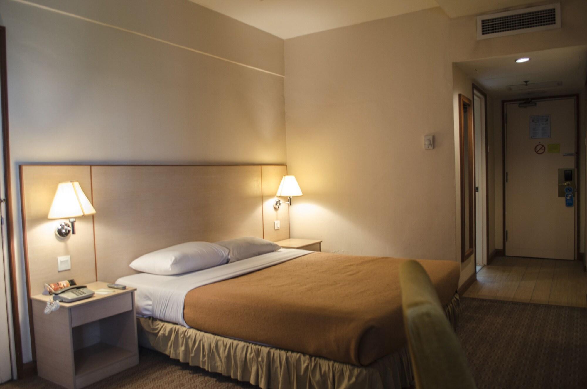 Plaza Grand Hotel Куала-Лумпур Экстерьер фото
