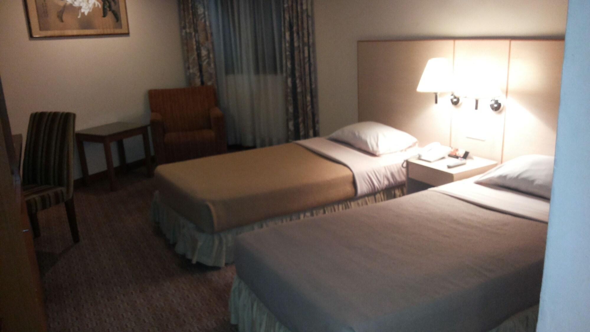 Plaza Grand Hotel Куала-Лумпур Экстерьер фото