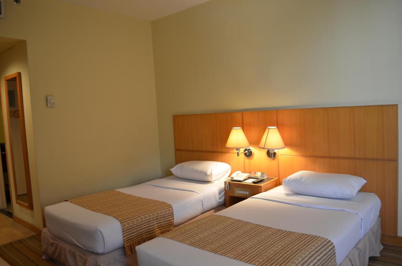 Plaza Grand Hotel Куала-Лумпур Экстерьер фото