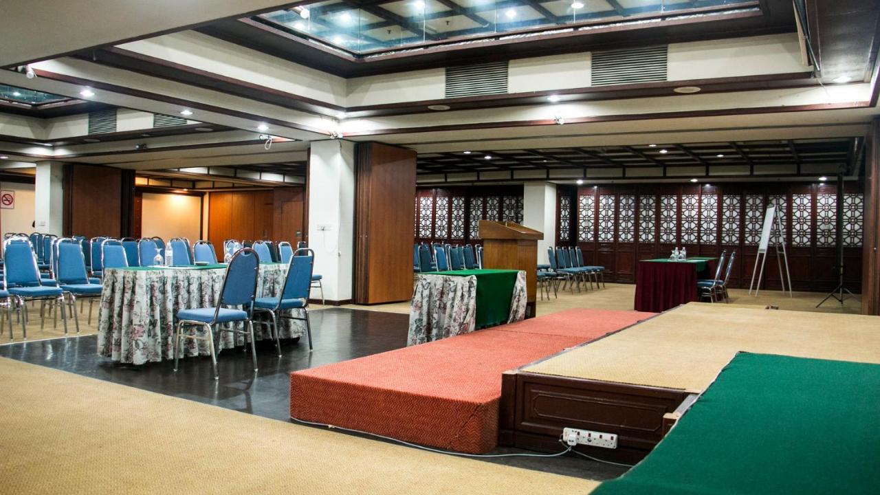 Plaza Grand Hotel Куала-Лумпур Экстерьер фото